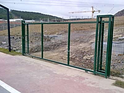 Yana Kayar Kapı